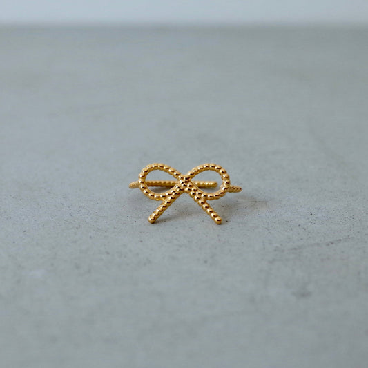 Ball Ribbon Ear Cuff