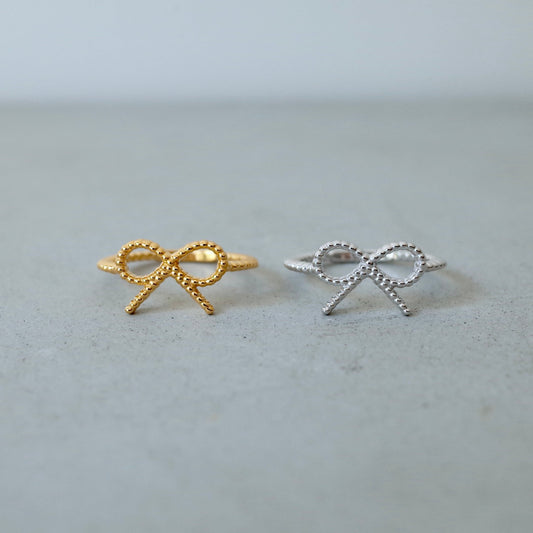 Ball Ribbon Ring