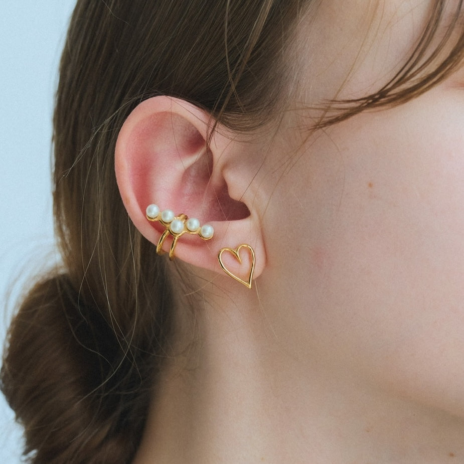 Wavy Pearl Ear Cuff