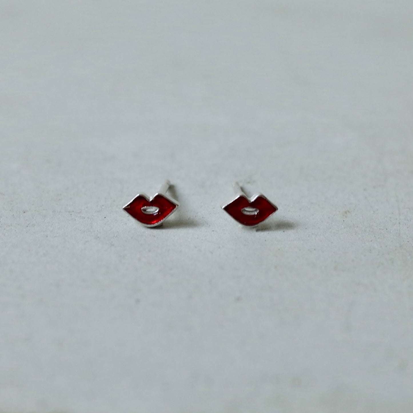 Resin Lip Pierce