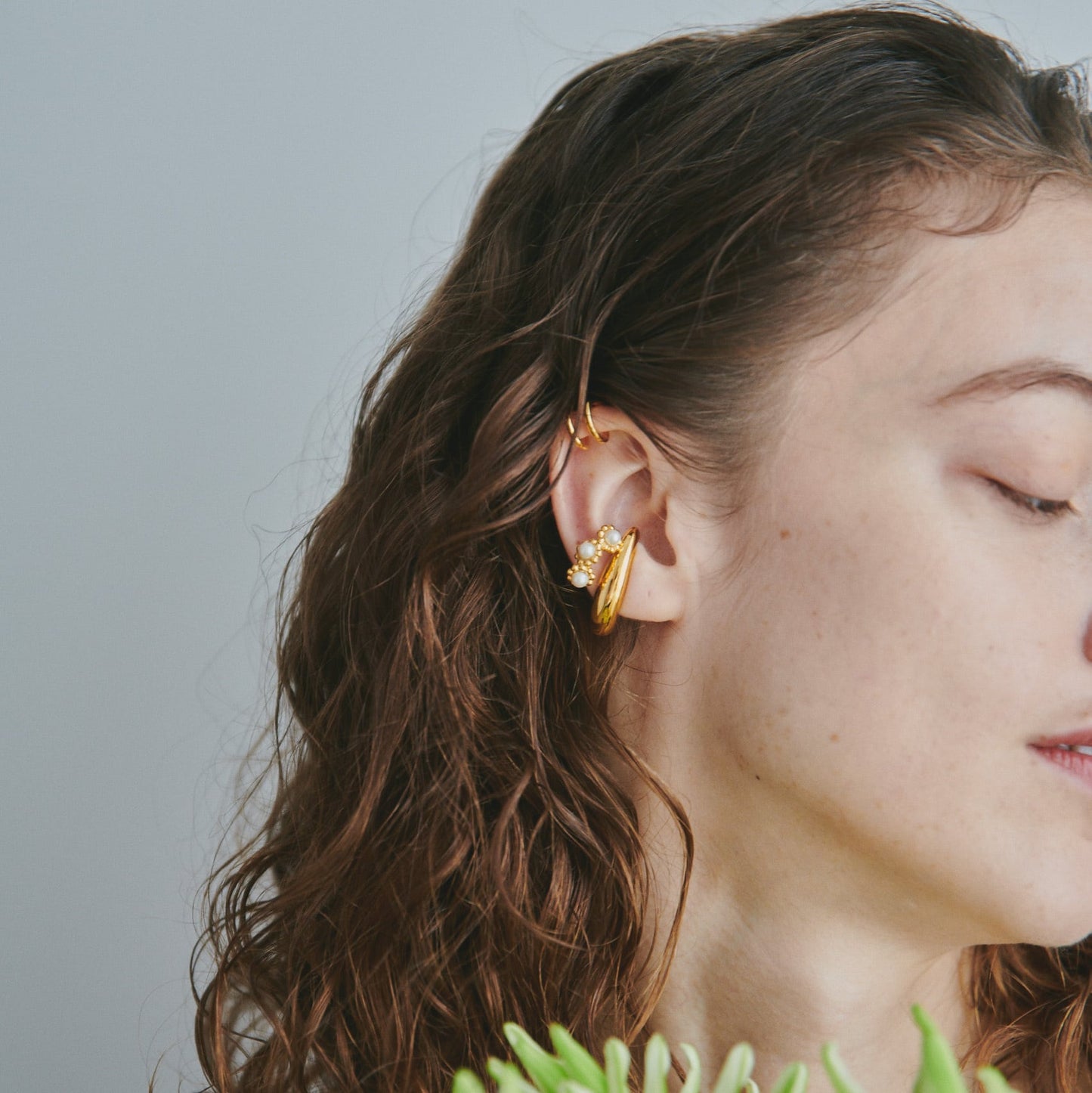 Three Flower Pearl Ear Cuff