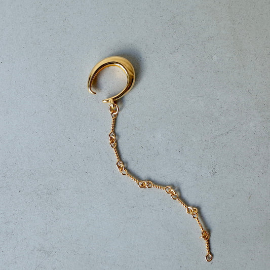 Drop HangChain Ear Cuff