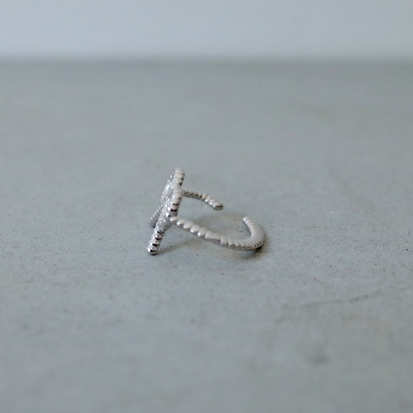 Ball Ribbon Ear Cuff