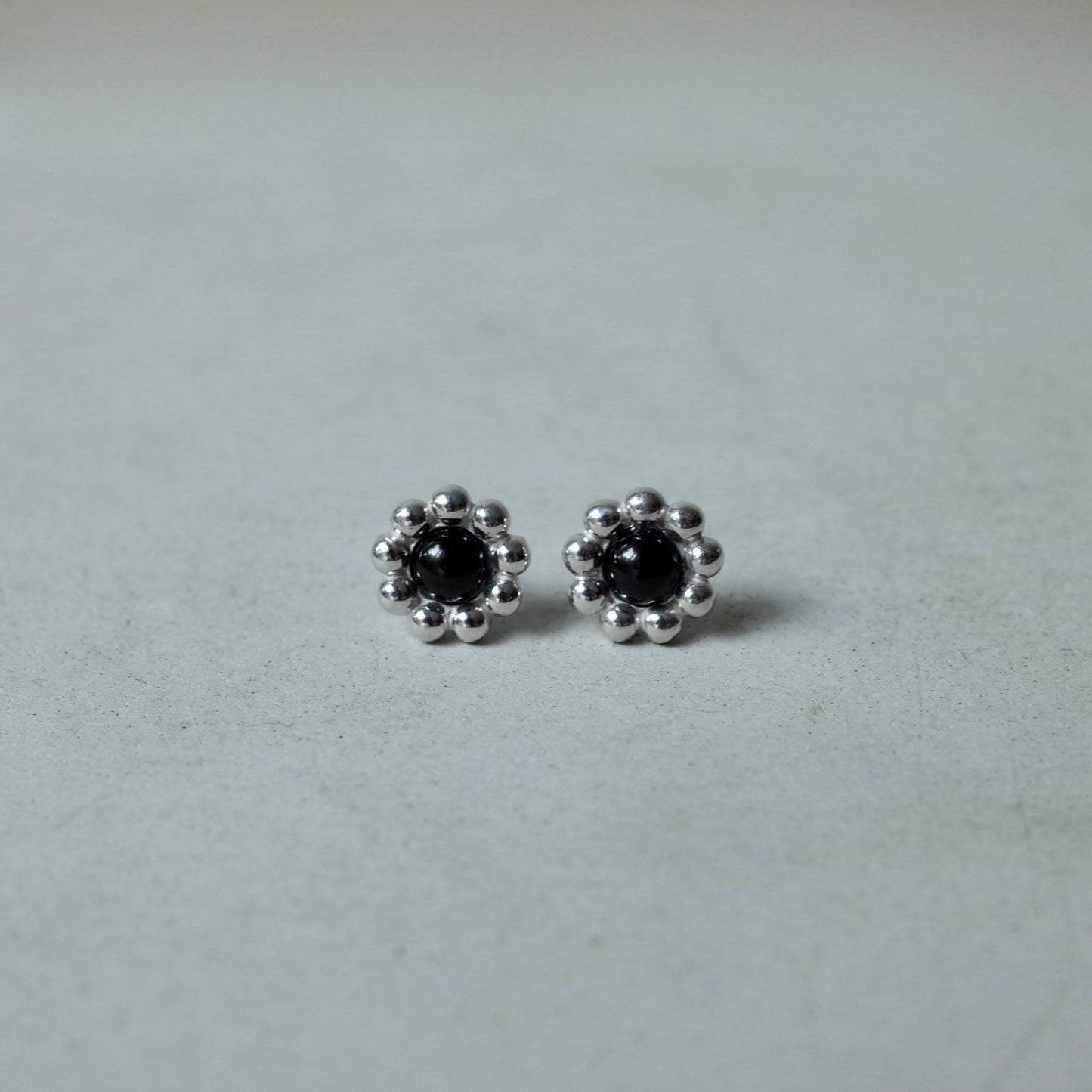 Flower Onyx Pierce
