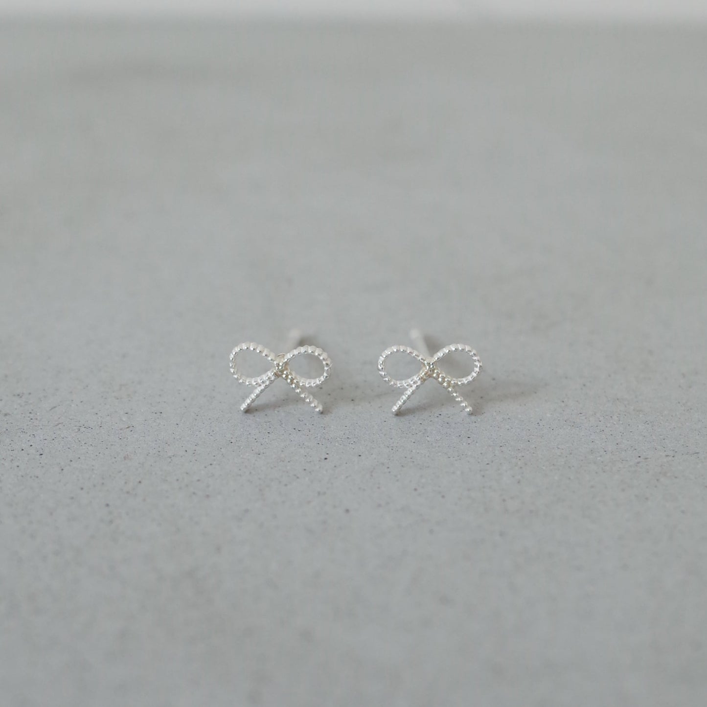 Tiny Ball Ribbon Pierce