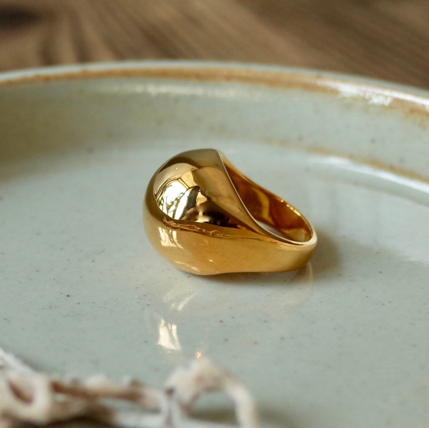 Small Round Shell Ring