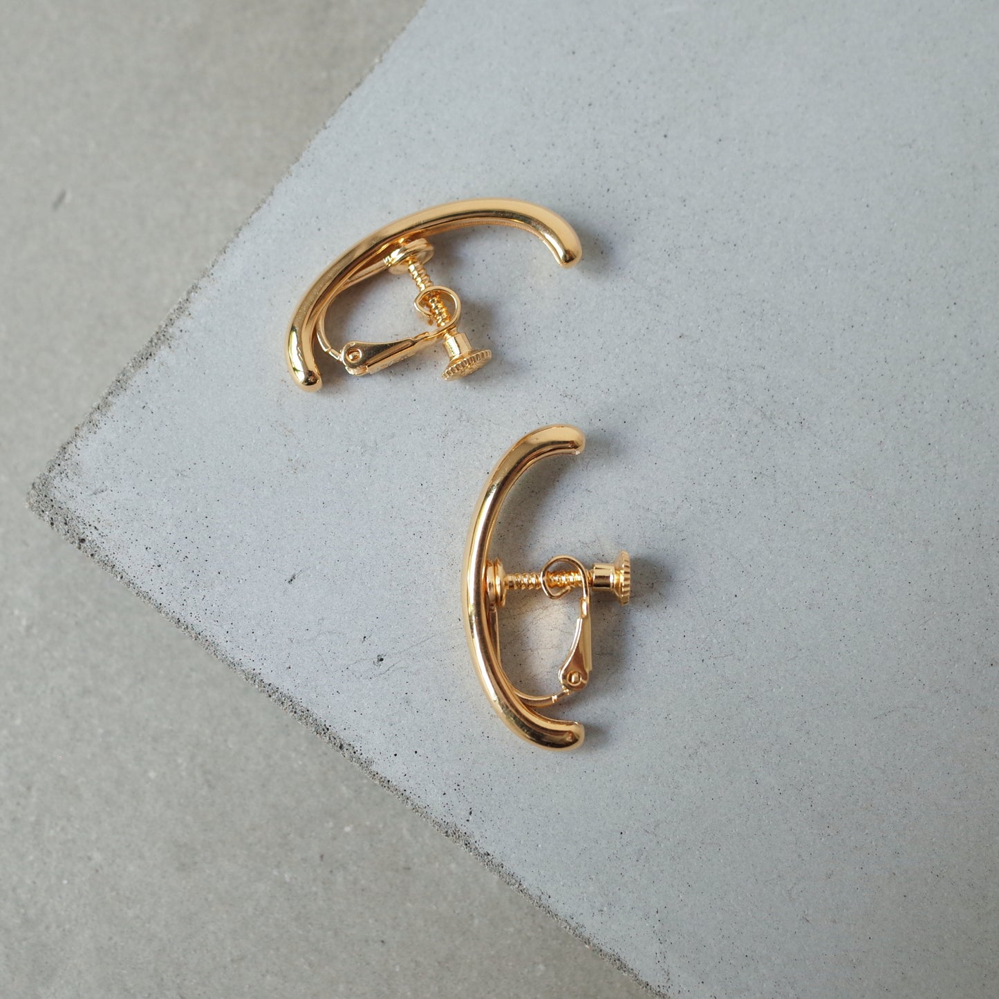 Smooth Arc Earring