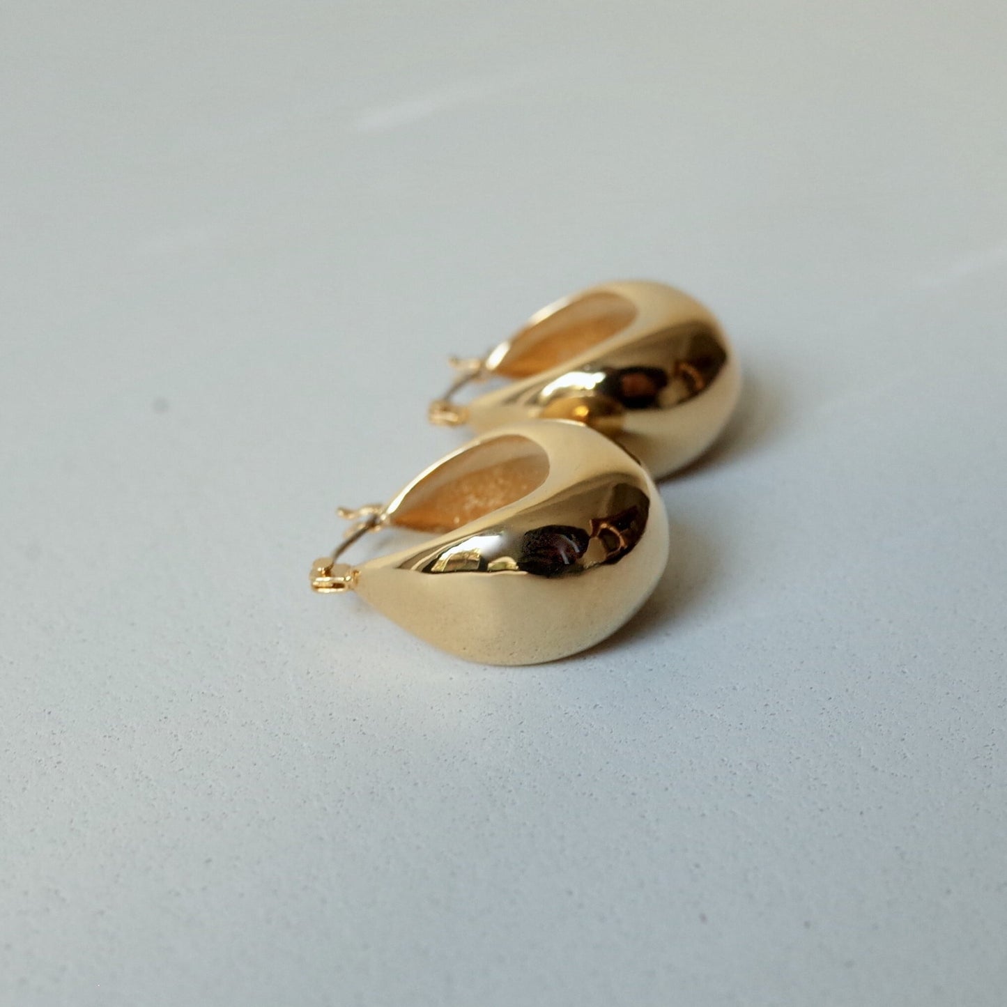 Aubergine Pierce