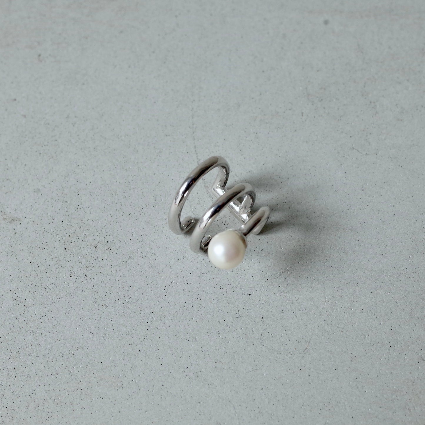 Earlobe Pearl Ear Cuff (Triple)