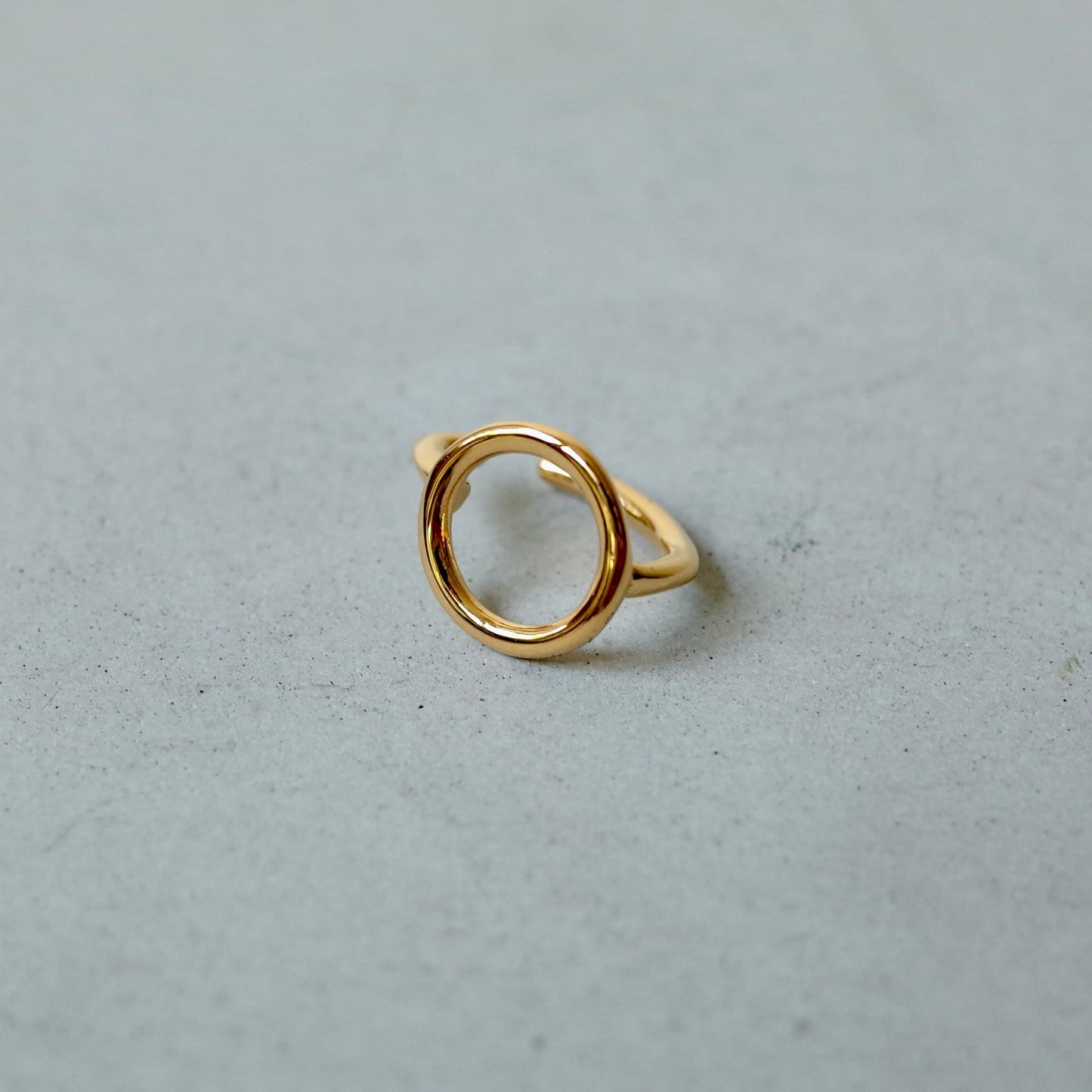 Circle Outline Ear Cuff