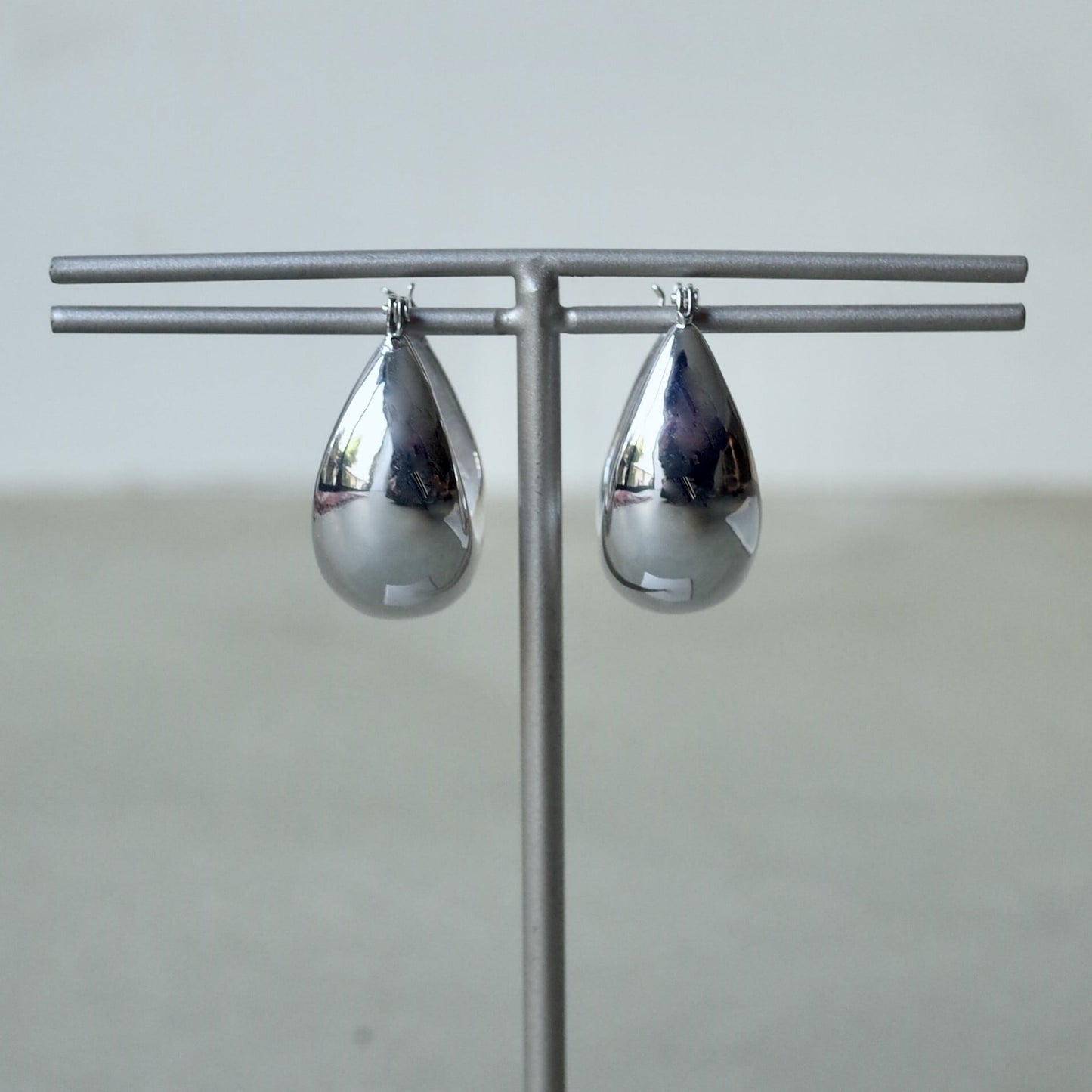 Aubergine Pierce