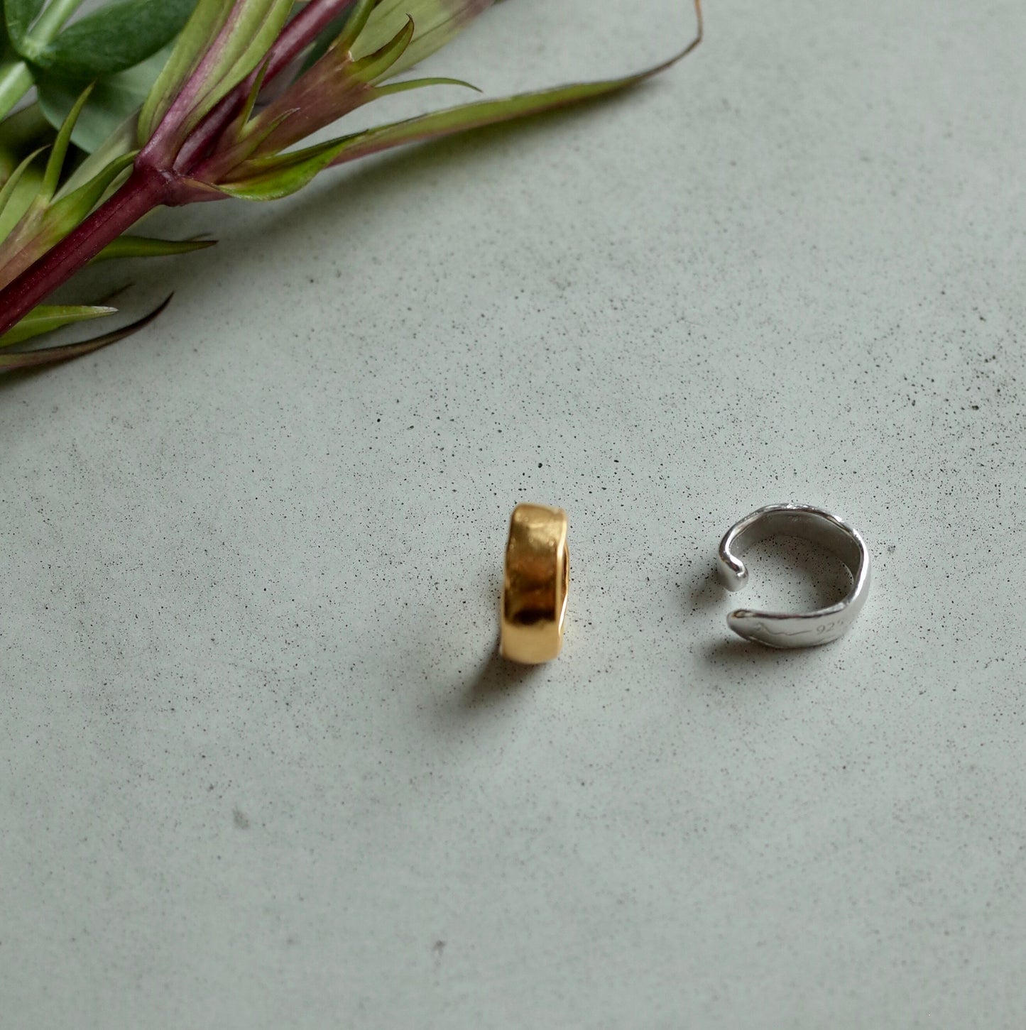 Mid Rough Plate Ear Cuff