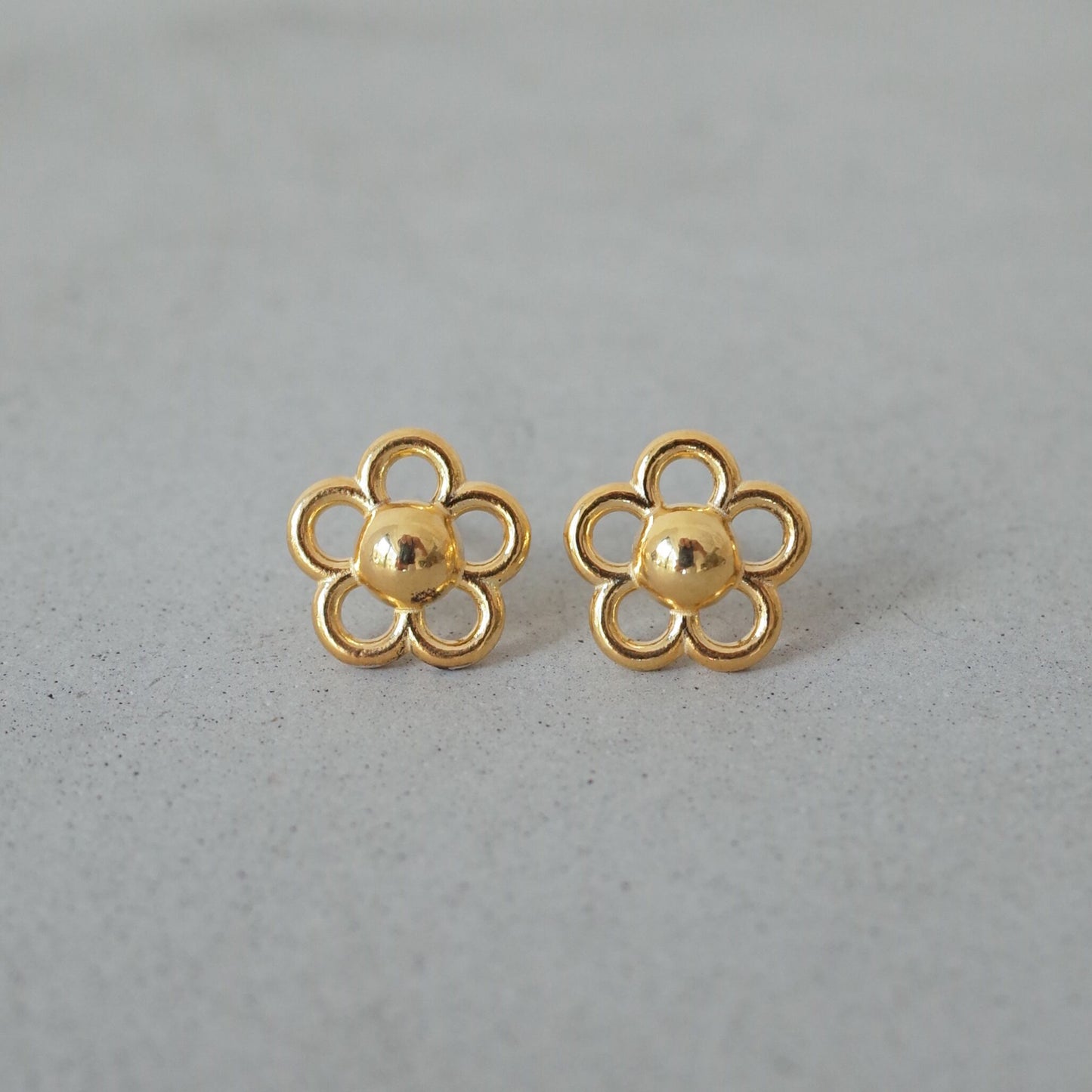 Openwork Flower Pierce