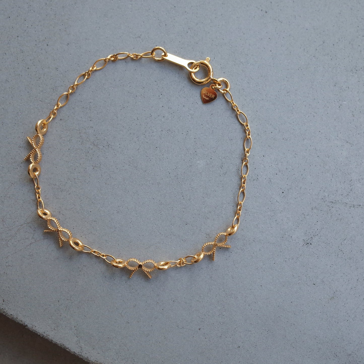 Ribbon Chain Bracelet