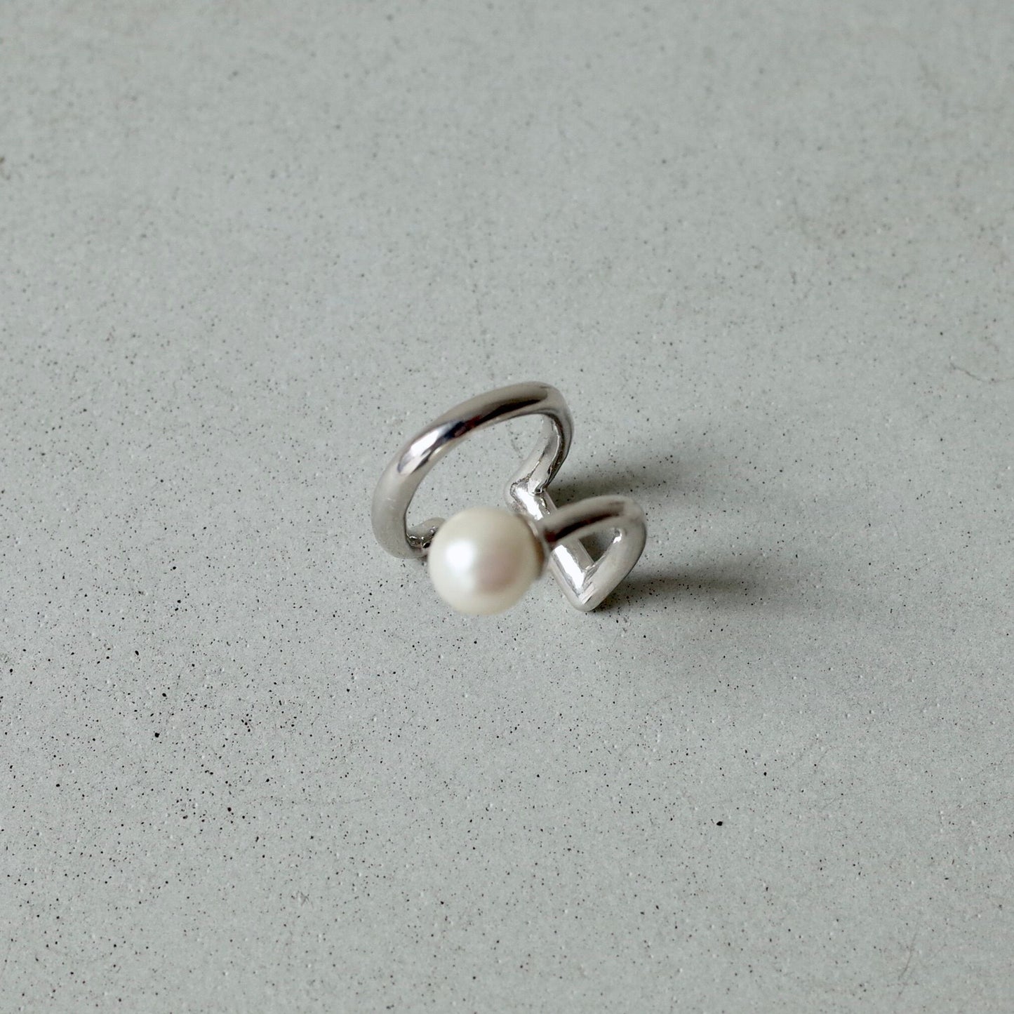 Earlobe Pearl Ear Cuff (Double)