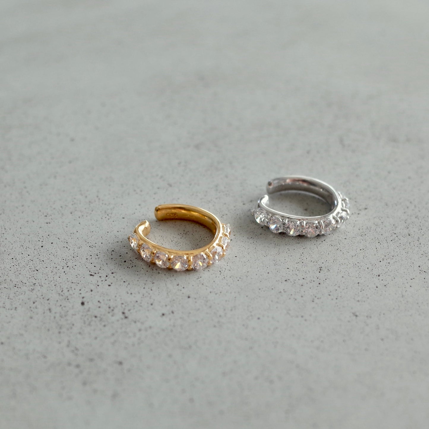 Line Zilconia Ear Cuff